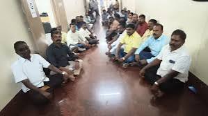 முகாமிற்கு வராத வட்ட வழங்கல் அலுவலர்கள்: பொதுமக்கள் ஏமாற்றம்