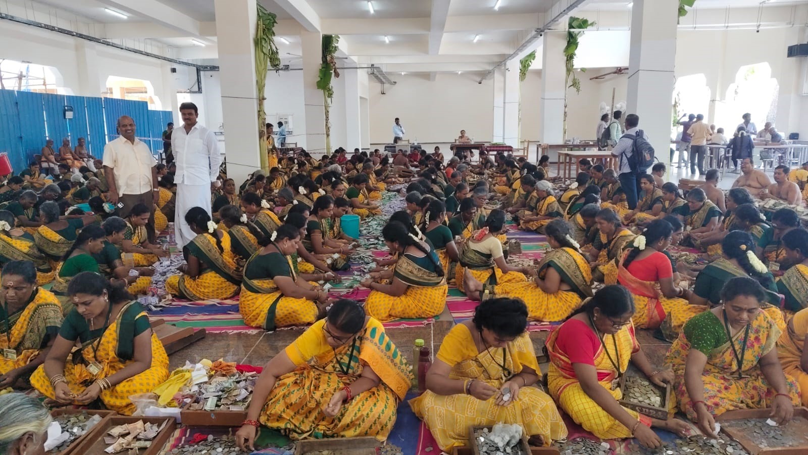 திருச்செந்தூர் சுப்பிரமணிய சுவாமி கோவில் உண்டியல்கள் எண்ணப்பட்டன