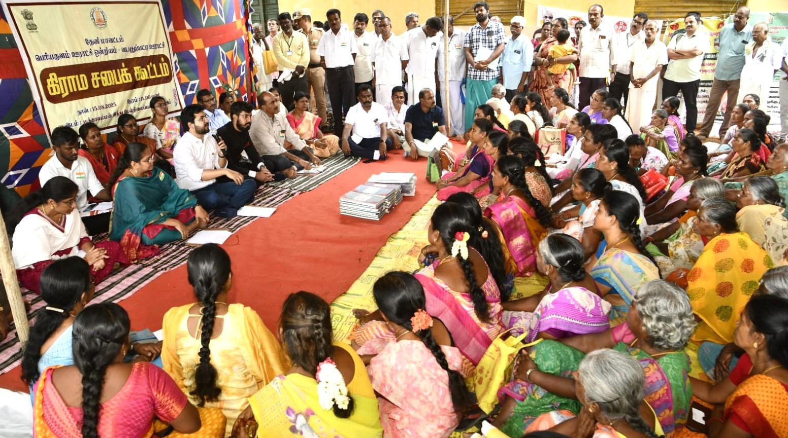 தேனி மாவட்டத்தின் 130 ஊராட்சிகளிலும் சுதந்திர தினவிழா