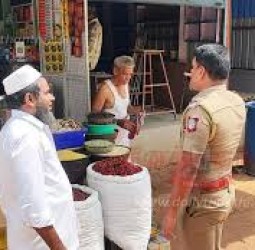 சுகாதாரத்துறை, மாநகராட்சி அதிகாரிகள், மளிகைக் கடை உரிமையாளர்களுடன் சென்னை காவல்துறை கலந்தாய்வு