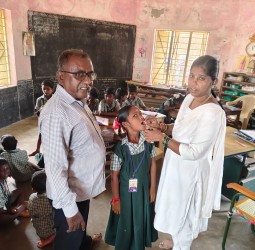 குடற்புழு நீக்க மாத்திரை வழங்கப்பட்டது