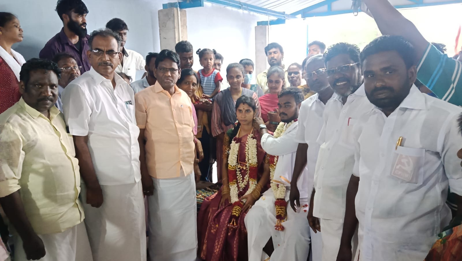 மா.கம்யூ. அலுவலகத்தில் நடந்த காதல் திருமணம்