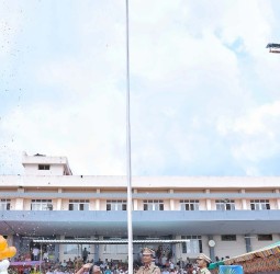 நாகர்கோவில் அண்ணா விளையாட்டரங்கில் நேற்று நடந்த சுதந்திர தின விழா