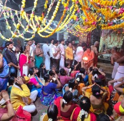 ராமநாதசுவாமி அம்பாள் சன்னதியில் புதுப் பள்ளியறை பூஜை
