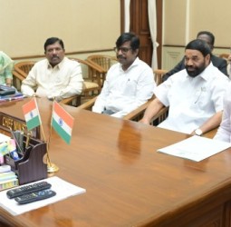 திருவிதாங்கூர் தேவசம் போர்டுபவள விழாவில் பங்கேற்கும்படி முதல்வர் ஸ்டாலினை கேரள தேவசம் போர்டு அமைச்சர் வாசவன் அழைப்பு