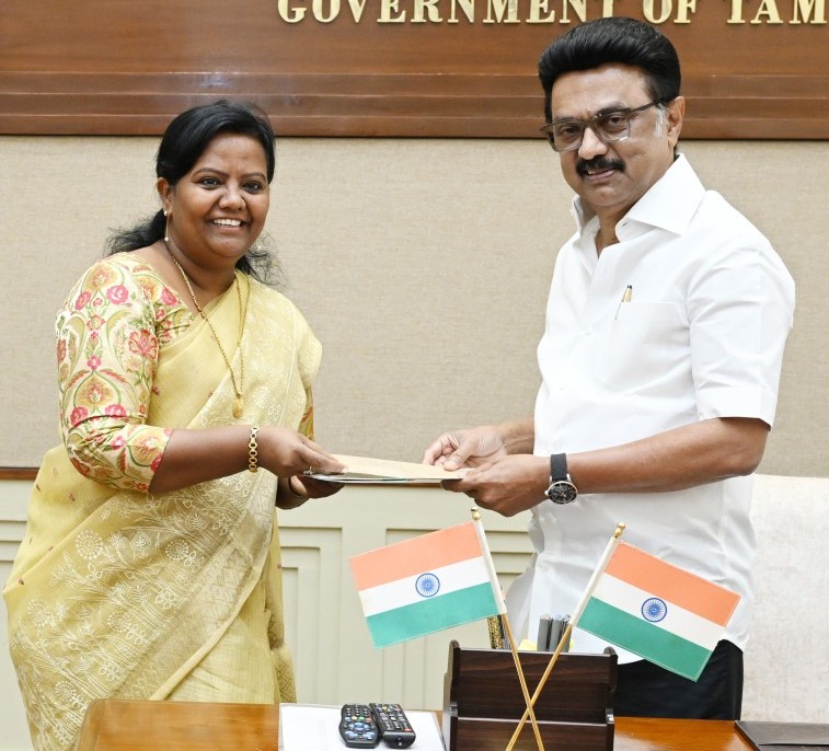 மதுரை உலகத் தமிழ்ச்சங்கத்தின் துணைத்தலைவர் - முதல்வர் ஸ்டாலினை சந்தித்து வாழ்த்து