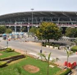சென்னை விமான நிலையத்தில் ரூ.2.3 கோடி தங்கம் பறிமுதல்: ஊழியர் கைது
