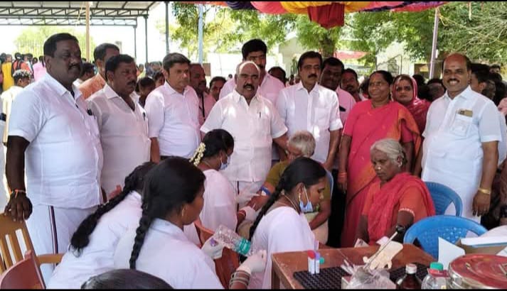 வல்லத்தில் நலன் காக்கும் ஸ்டாலின் மருத்துவ முகாம்