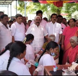 வல்லத்தில் நலன் காக்கும் ஸ்டாலின் மருத்துவ முகாம்