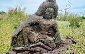 திண்டிவனம் அருகே மொளசூர் கிராமத்தில் பல்லவர் கால கொற்றவை சிற்பம்