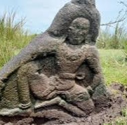 திண்டிவனம் அருகே மொளசூர் கிராமத்தில் பல்லவர் கால கொற்றவை சிற்பம்