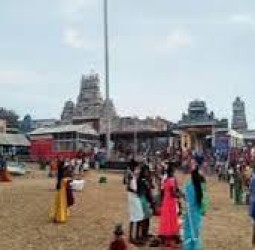 விடுமுறையையொட்டி திருச்செந்தூர் கோயிலில் குவிந்த பக்தர்கள்!