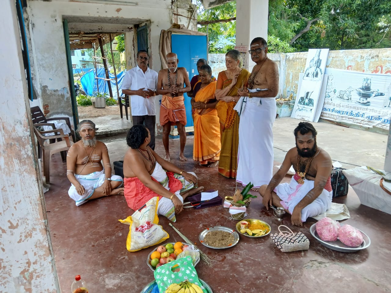 பழமை வாய்ந்த சிவாலயமான புளிச்சமேடு மத்தியந்தீஸ்வரர் கோவில் இக்கோவிலுக்கு கும்பாபிஷேகம் பணிகளுக்கான திருப்பணி பூஜைகள்