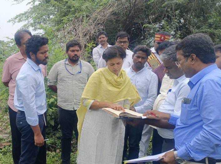 பாலாற்றில் கலக்காமல் தனியாக கால்வாயில் கொண்டு செல்ல எடுக்கப்பட வேண்டிய நடவடிக்கைகள் குறித்து ஆய்வு