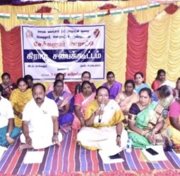 சுதந்திர தினத்தையொட்டி, வேலூர் அடுத்த சேக்கனூர் ஊராட்சியில் நடைபெற்ற சிறப்பு கிராம சபை கூட்டம்