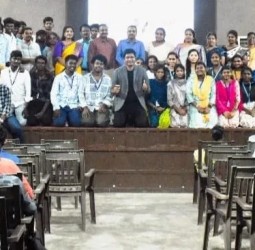 உங்கள் பலவீனங்களை வெல்லுங்கள்” என்ற தலைப்பில் விழிப்புணர்வு கருத்தரங்கம்