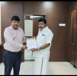 ஸ்ரீ கண்ணாரமுடையார் திருக்கோயில் திருப்பணிகளை விரைந்து முடிக்க வலியுறுத்தி மனு