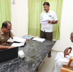 திருப்பத்தூர் மாவட்ட காவல்துறை திருப்பத்தூர் மாவட்ட காவல் அலுவலகத்தில் வாராந்திர பொதுமக்கள் குறைதீர்வு கூட்டம்