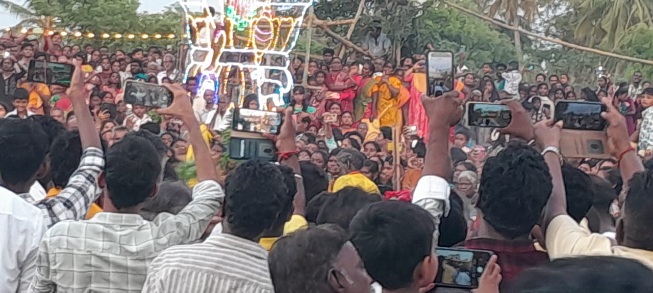 குருங்குடி பகுதியில் அமைந்துள்ள காத்தாயி அம்மன் ஆலய தீமிதி திருவிழா