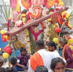 விநாயகர் திருவீதி உலா.........