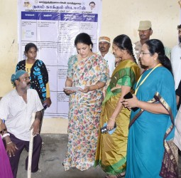 படப்பை அரசினர் பெண்கள் மேல்நிலைப் பள்ளியில் நடந்த “நலன் காக்கும் ஸ்டாலின்” சிறப்பு மருத்துவ முகாம்