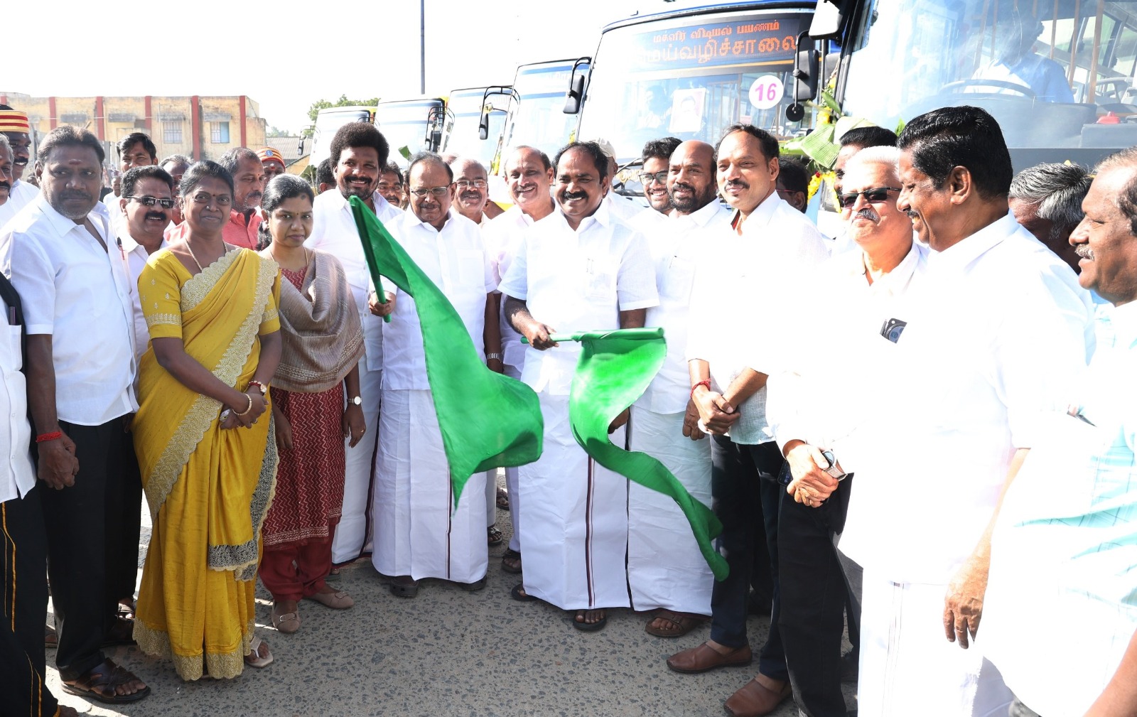 புதுக்கோட்டையில் நேற்று 6 புதிய பேருந்துகளின் சேவை