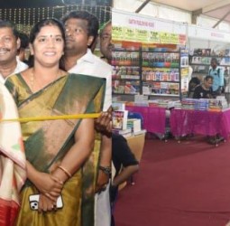 காஞ்சிபுரம் அண்ணா காவல் அரங்க மைதானத்தில், 4-வது மாபெரும் புத்தக திருவிழா