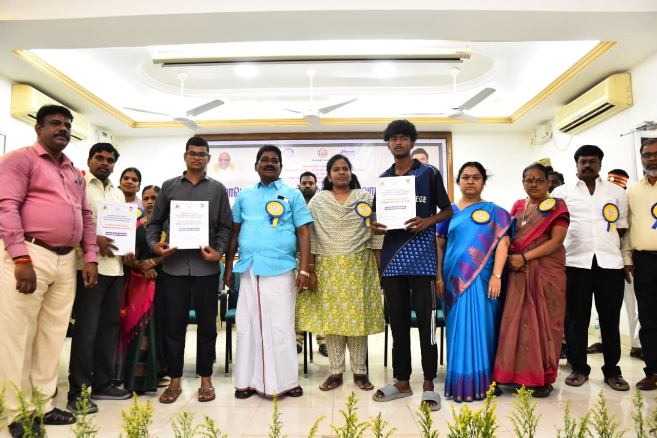 வாணியம்பாடி இஸ்லாமியா ஆண்கள் கல்லூரி வளாகத்தில் நடந்த மாபெரும் தனியார் துறை வேலைவாய்ப்பு முகாம்