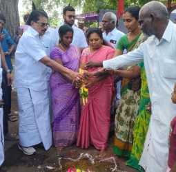 ஆமணக்குநத்தம் கிராமத்தில் மேல்நிலை குடிநீர் தொட்டி அமைக்க அடிக்கல்