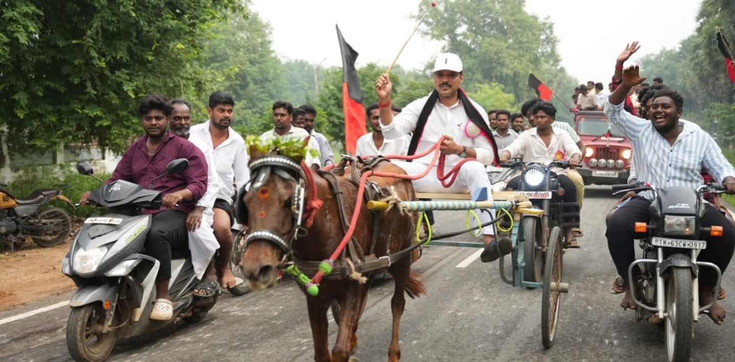 துணை முதல்வர் உதயநிதி ஸ்டாலின் பிறந்தநாளையொட்டி மாட்டு வண்டி, குதிரை வண்டி பந்தயம்