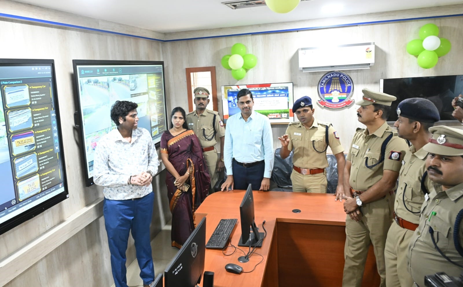 தானியங்கி முறையில் துல்லியமாக படமெடுக்கும் அதிநவீன கண்காணிப்பு கேமராக்கள்