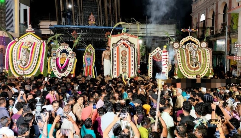 சுசீந்திரம் தாணுமாலயன் சுவாமி கோயிலில் மக்கள்மார் சந்திப்பு