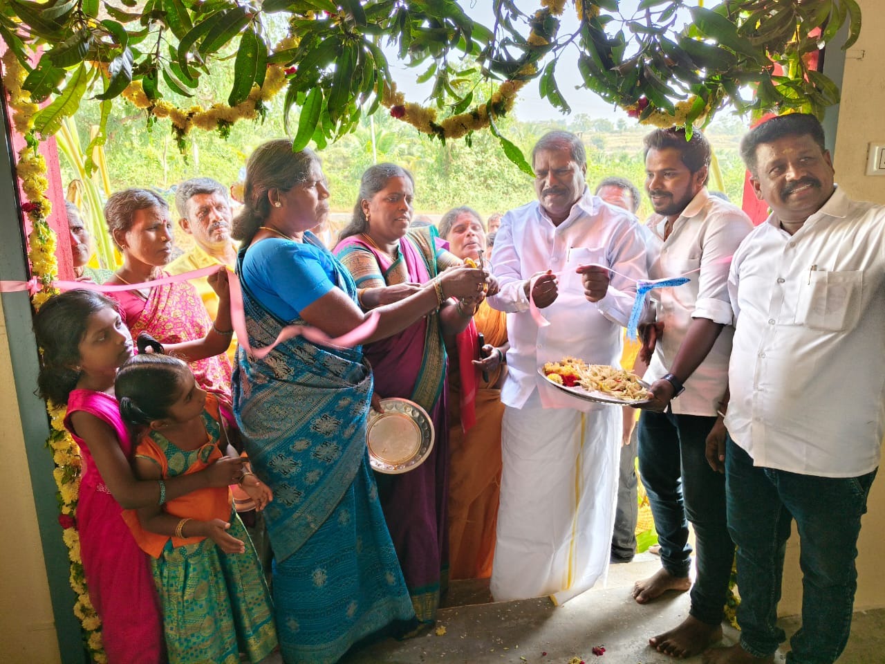 பூதிப்பட்டி நியாய விலை கட்டிடத்தை ஜிகே மணி எம்எல்ஏ திறந்து வைத்தார்