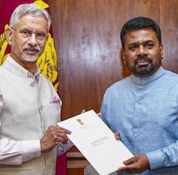 டிட்வா புயலால் பாதிக்கப்பட்ட இலங்கைக்கு ரூ. 4 ஆயிரம் கோடி நிதியுதவி வழங்கும் இந்தியா