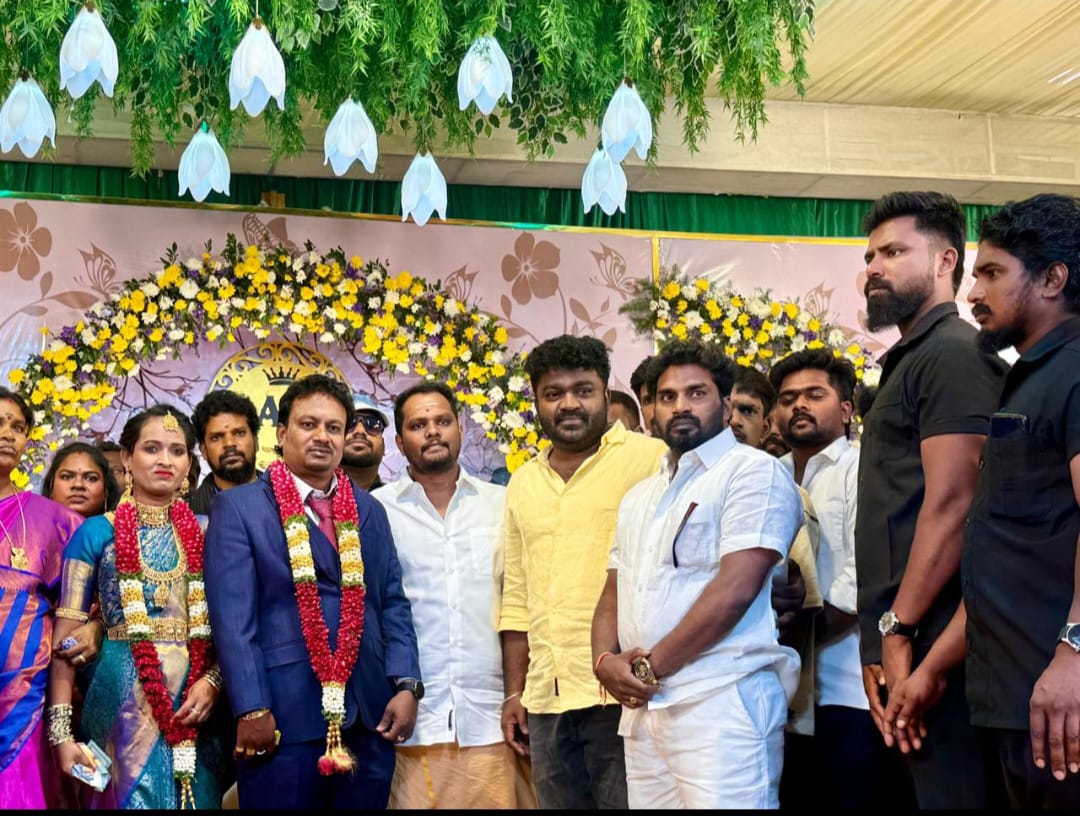 தவெக நிர்வாகி இல்லத் திருமண விழா: மாவட்ட செயலர் நேரில் வாழ்த்து!