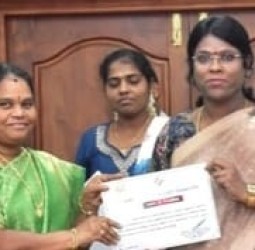 சிறப்பாக பணியாற்றிய மாவட்ட உதவி தேர்தல் அலுவலர், சட்டமன்றத் தொகுதி வாக்காளர் பதிவு அலுவலர்களுக்கு கலெக்டர் அழகு மீனா பாராட்டு