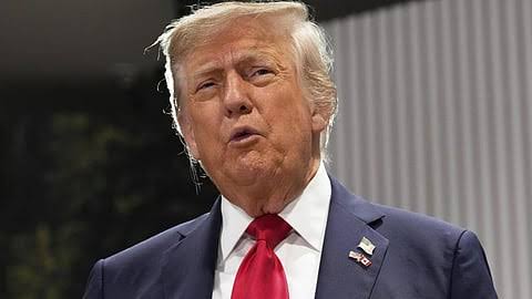 ஆப்​பிரிக்​கர்​கள் அருவருப்பானவர்கள்;- அனை​வருமே குப்​பைகள்​’’: டிரம்ப் பேச்சால் வெடித்தது சர்ச்சை