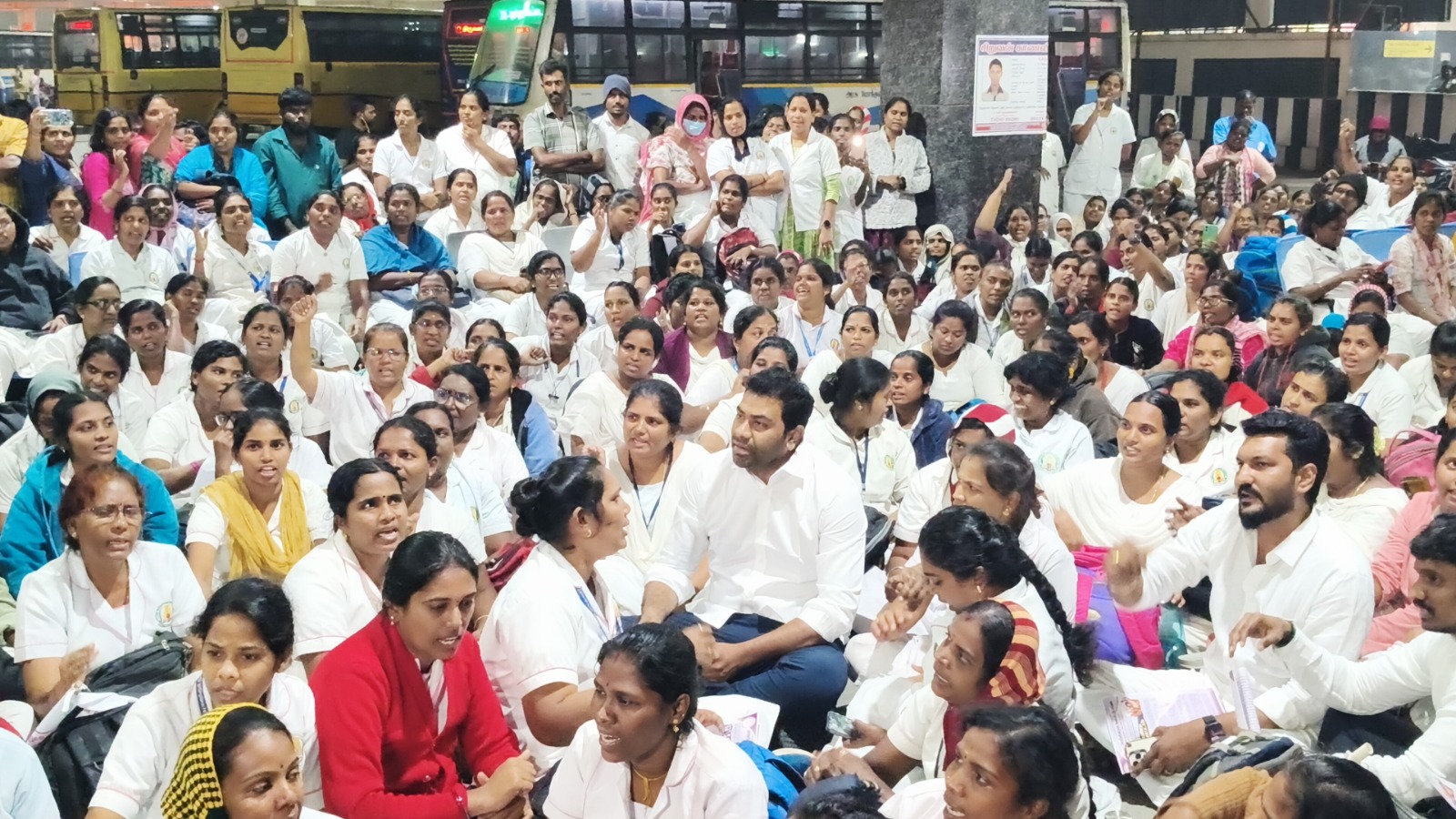 போராட்டத்தில் ஈடுபட்ட செவிலியர்களுக்கு தவெக நிர்வாகி ஆதவ் அர்ஜூனா ஆதரவு