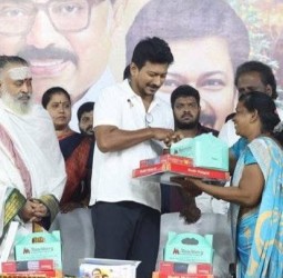 மேயர் பிரியா தலைமையில் நடந்த கிறிஸ்துமஸ் பெருவிழா