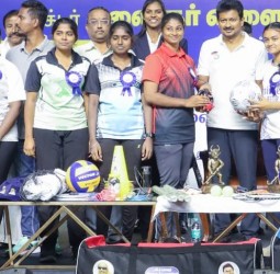 சென்னை நேரு உள் விளையாட்டரங்கில் நடந்த விழா