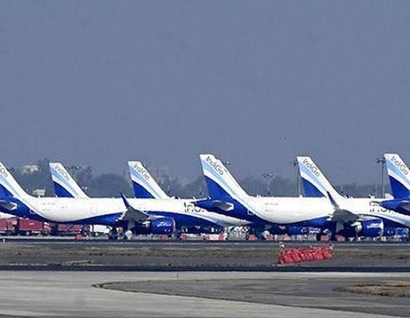 200 இண்டிகோ விமானங்கள் ரத்து: பயணிகள் மிகுந்த அவதி