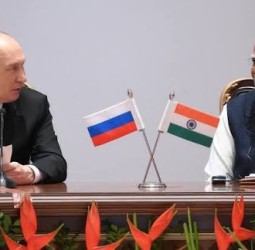 இறையாண்மையுடன் கூடிய சுதந்திரமான கொள்கையை இந்தியா பின்பற்றுகிறது” - புதின் பாராட்டு