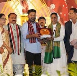 சோனியா தியாகத்தால் தெலுங்கானா மக்கள் கிறிஸ்துமஸ் கொண்டாட்டம்: ரேவந்த் ரெட்டி பேச்சுக்கு பாஜ கண்டனம்