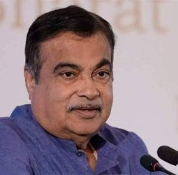 கொரோனாவில் இறந்தவர்களை விட சாலை விபத்துகளில் இறந்தவர்கள் அதிகம் : மத்திய அமைச்சர் தகவல்