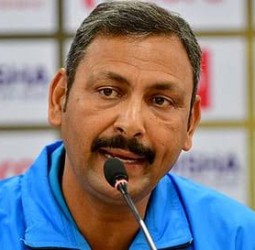 மகளிர் ஹாக்கி அணியின் பயிற்சியாளர் ராஜினாமா