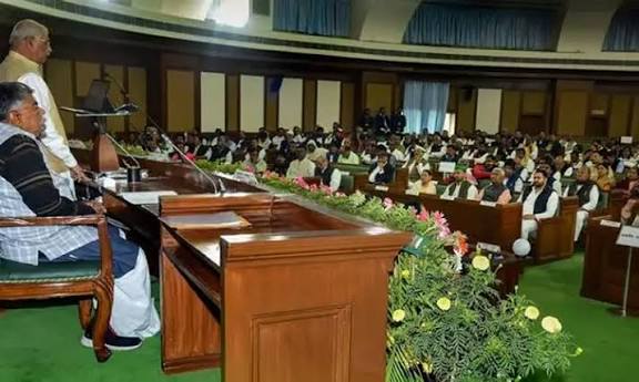 பீகார் சட்டப்பேரவை கூடியது; புதிய எம்.எல்.ஏ.க்கள் பதவியேற்பு