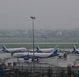 சென்னை விமான நிலையத்தில் 96 விமானங்கள் ரத்து