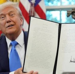 அமெரிக்க குடியுரிமை பெறுவதற்கான கோல்டு கார்டு திட்டத்தை தொடங்கினார் ட்ரம்ப்