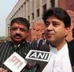 சஞ்சார் சாத்தி செயலி வேண்டாம் என்றால் டெலீட் செய்து கொள்ளலாம்: மத்திய அரசு