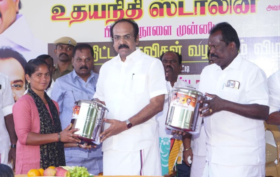 திருச்சுழி தொகுதியில் துணை முதல்வர் உதயநிதி பிறந்த நாள் விழா